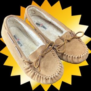 Minnetonka - Moccasins - Womens Size 7 - Beige/White